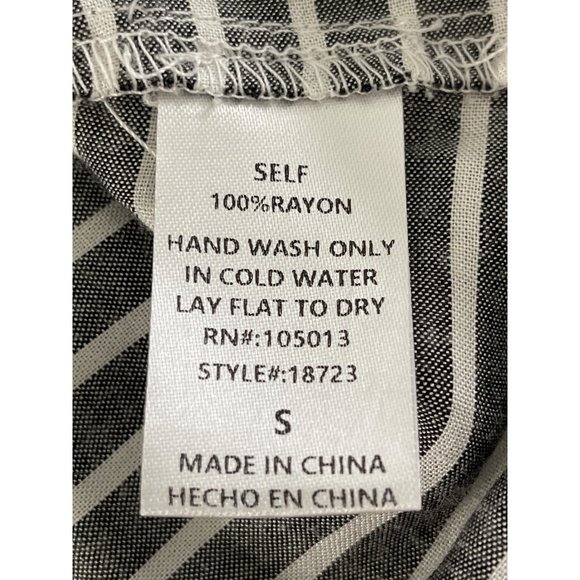 Savanna Jane Blooming‎ Promises Embroidered Top Floral Boho Gray White Small - Picture 9 of 10